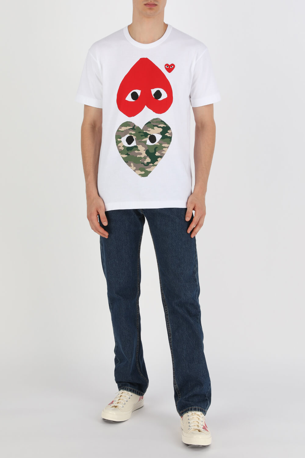 חולצת טי עם לבבות בעיצוב קמופלאז' COMME des GARCONS
